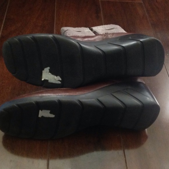 Boots - Picture 2 of 4