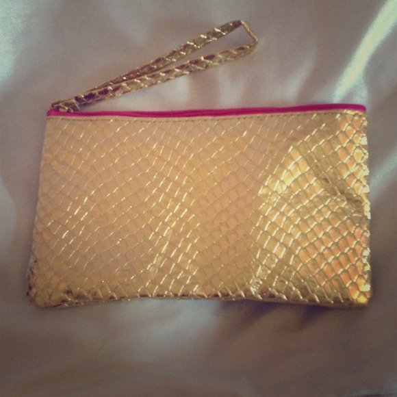 Cute Clutch