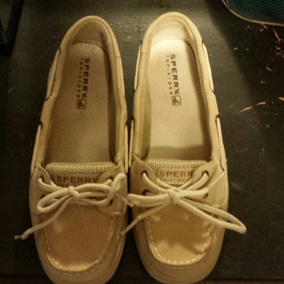 REDUCED Sperry girl size 5 fits a woman's 6.5