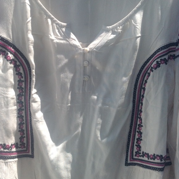 SOLD *****American Eagle Outfitter AE XL NWOT - Picture 3 of 4