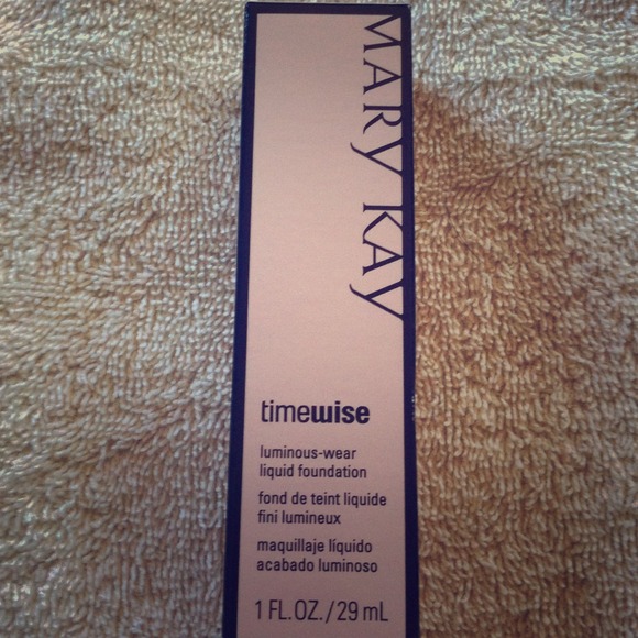 Mary Kay luminous wear liquid foundation!