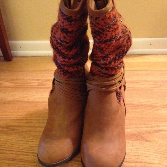 Tribal Booties - Picture 2 of 3