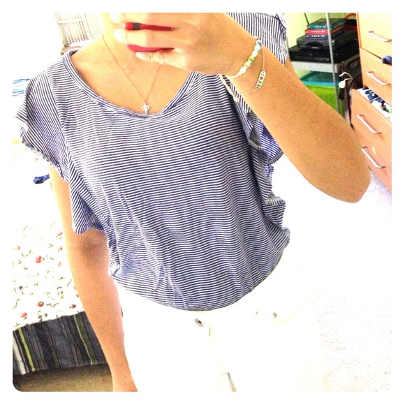 Very cute purple ruffled top! NOT WORN! NEW! - Picture 1 of 2