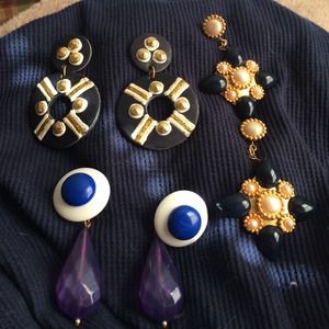 Bundle navy and blue earring pairs $15