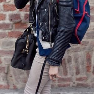 Looking for this outfit!!