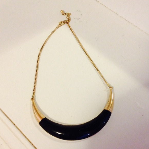 Statement necklace