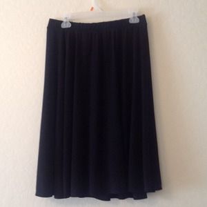 Classy black skater skirt 💕