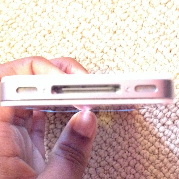 Brand New iPhone 4/4S - Picture 4 of 4