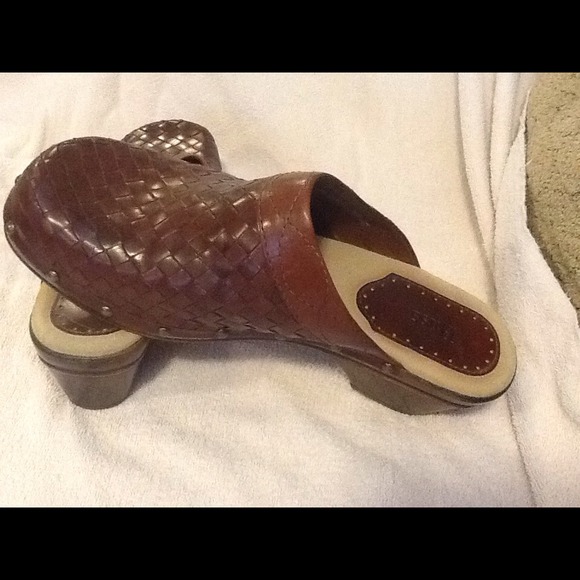 Brown weave design clogs, Bass brand
