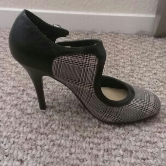 Chinese Laundry Shoes - SOLD IN BUNDLE Chinese laundry checkered pumps