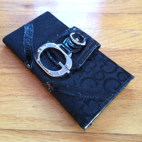 Guess wallet