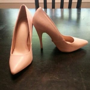 Victoria's Secret nude leather pumps