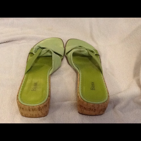 Lime green two toned dress sandal.