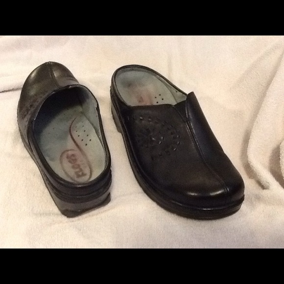 Black klogs size 11