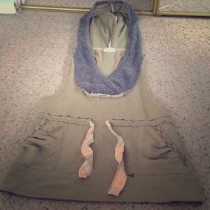 Green khaki t-strap hoodie