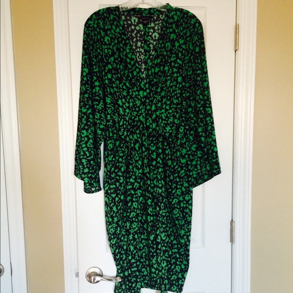 Black and green kimono dress