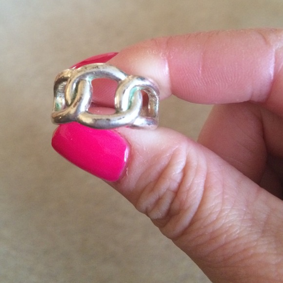 Silver loop ring - Picture 2 of 3