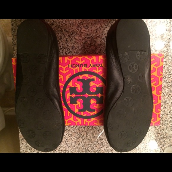 Authentic Black Reva Flats💕 - Picture 3 of 4