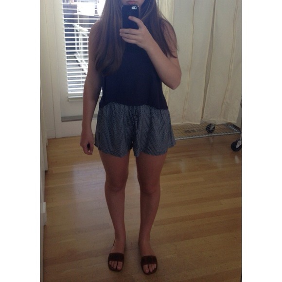BRANDY MELVILLE SHORTS
