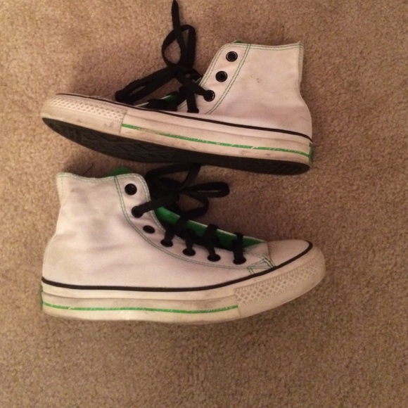 Converse Hi Tops -Sz 7 - Picture 4 of 4