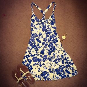 🚫SOLD🚫🎀BLUE FLORAL AE DRESS🎀