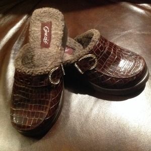 Grazie brown clogs size 7 with rhinestone buckle!
