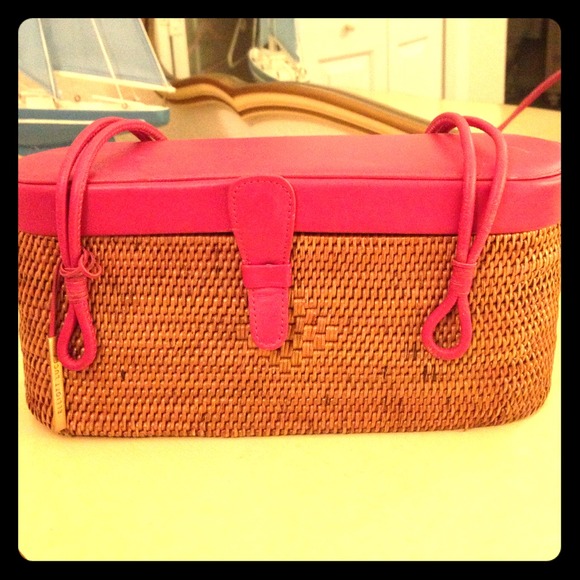 NWOT Elliott Lucca Whicker and Pink Leather Purse