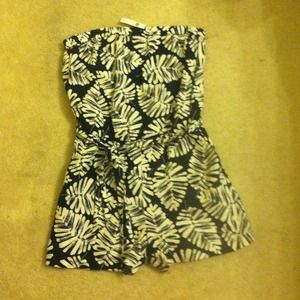 Banana Republic Navy & White Floral Romper NWT