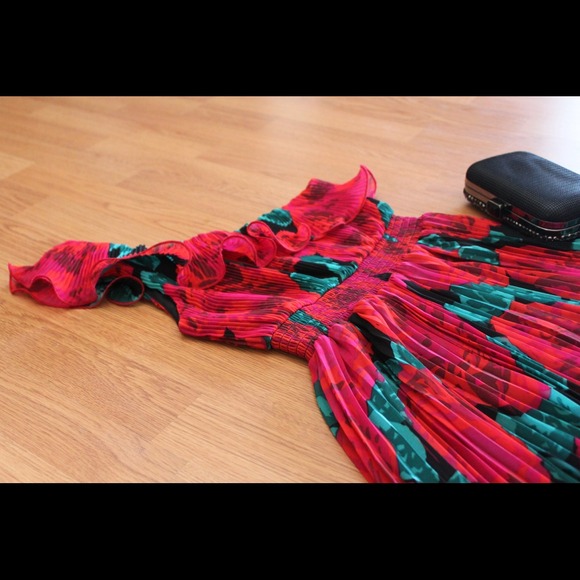 💃RED DRESS💃 - Picture 2 of 4