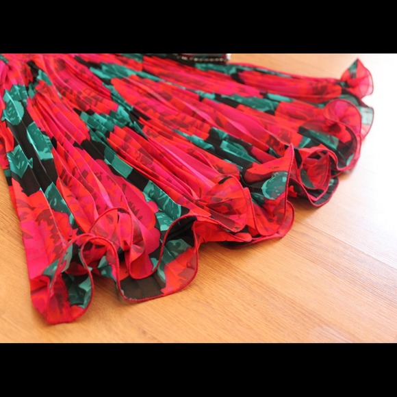 💃RED DRESS💃 - Picture 3 of 4