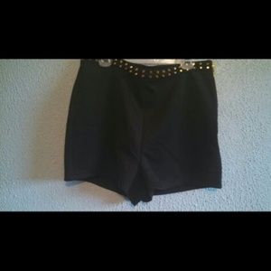 Very cute high wasted shorts!