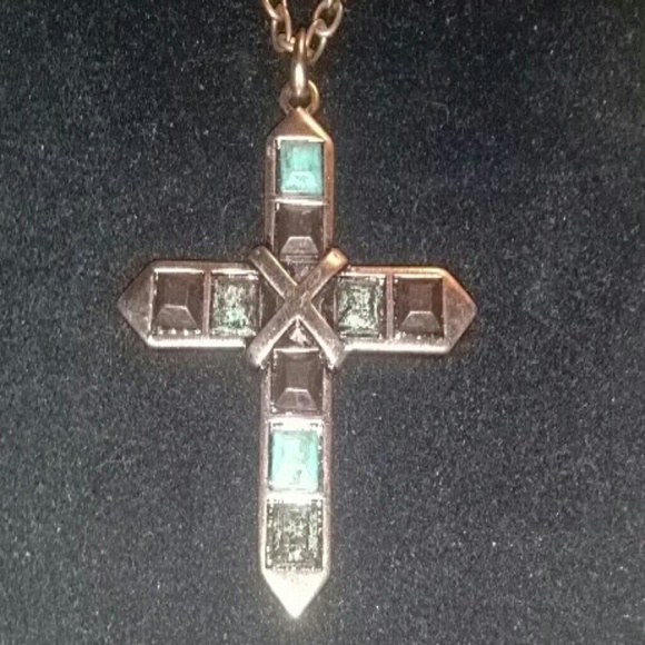 Cross pendant necklace. NWOT