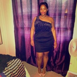 One shoulder dress, with cheetah printing.