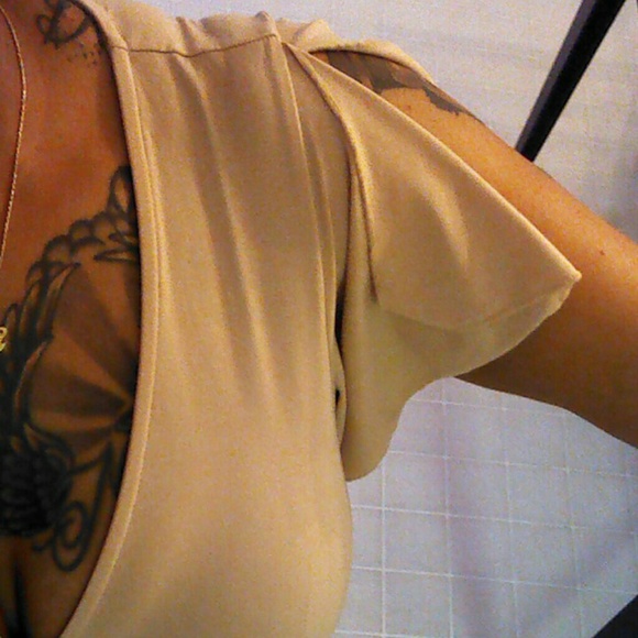 Beautiful blouse for any occassion - Picture 4 of 4