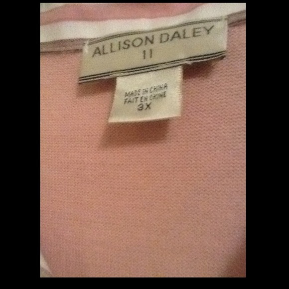 A pink shirt - Picture 2 of 4