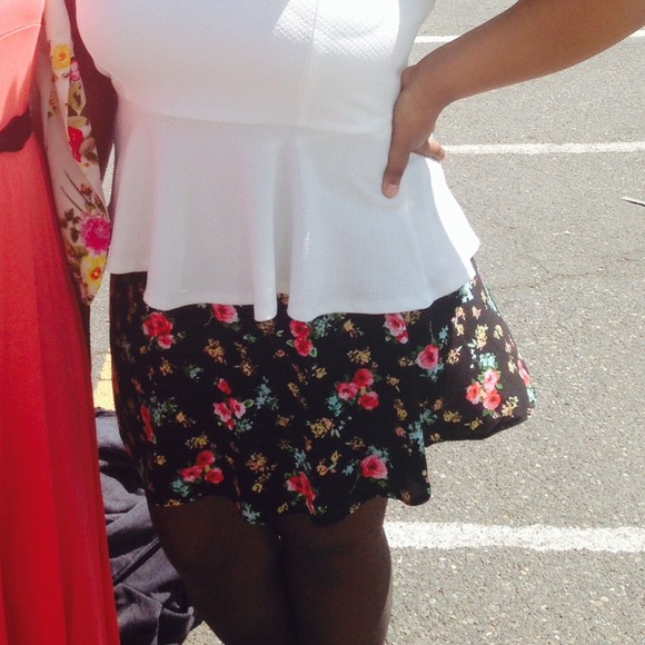 Floral Mini Skirt 🌸🌺💐