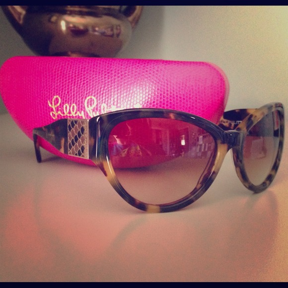 Lilly Pulitzer Accessories - HOLD! Lilly Pulitzer "Lanie" sunglasses new