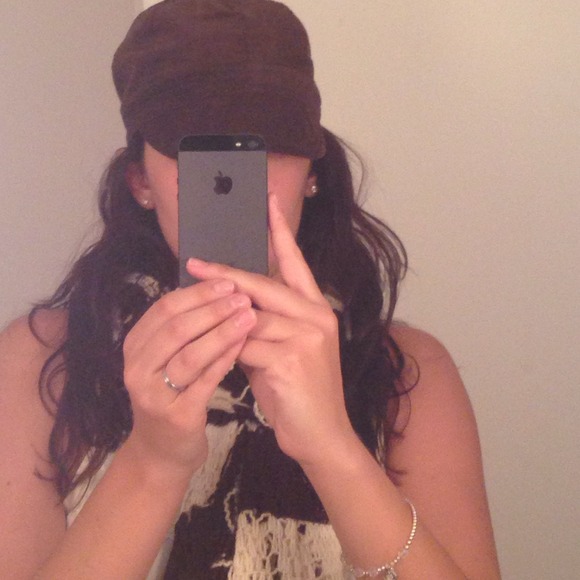 Adorable brown hat! - Picture 2 of 3