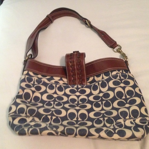 Authentic Coach handbag - Picture 3 of 4