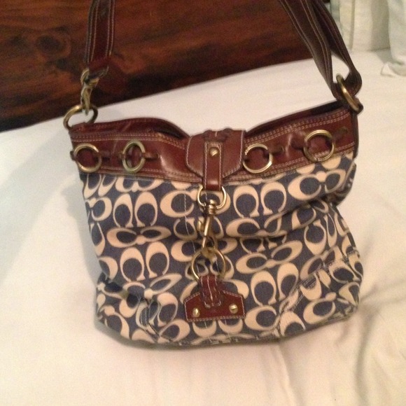 Authentic Coach handbag - Picture 4 of 4