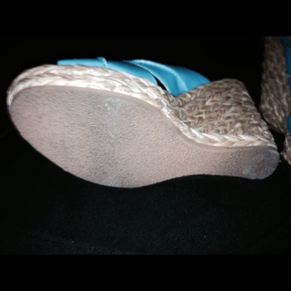 Nine West wedge sandals - Picture 3 of 3