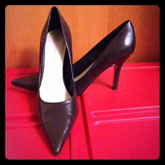 Nine West dark brown heels