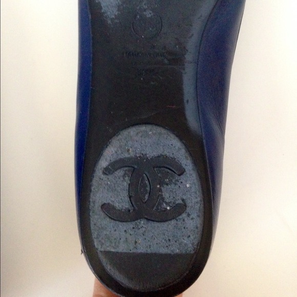 ⛔️SOLD😘Chanel Captoe Navy Flats - Picture 3 of 4