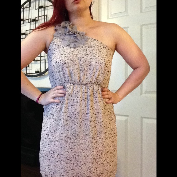 Flowery one-shoulder dress
