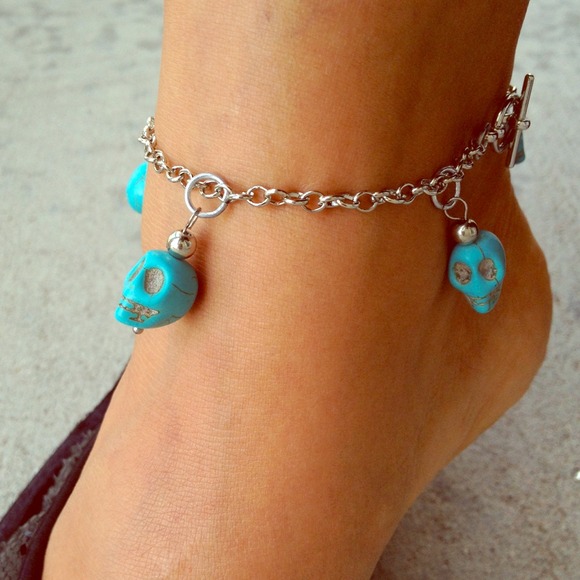 Skull anklet