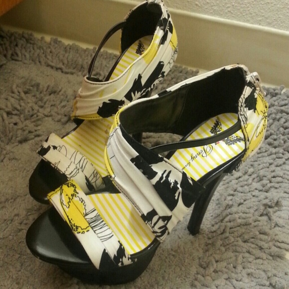 Penny loves kenny heels only worn once