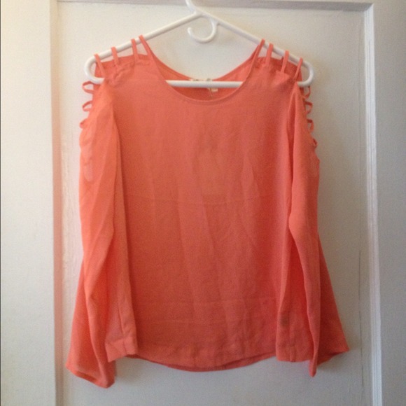 NWT Blouse with Awesome Sleeves - Picture 1 of 2