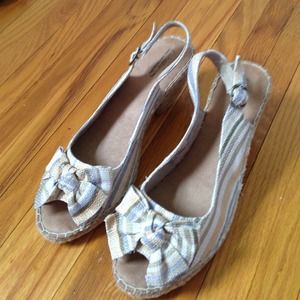 Adorable Multi-color Peep Toe heels