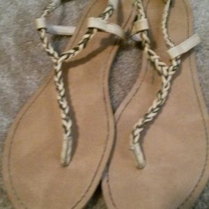 a pair of sandals size 11