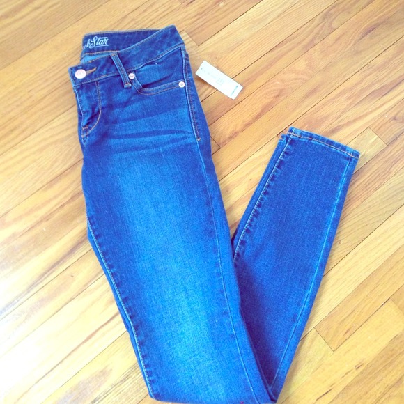 NWT Old Navy Rockstar Skinny jeans